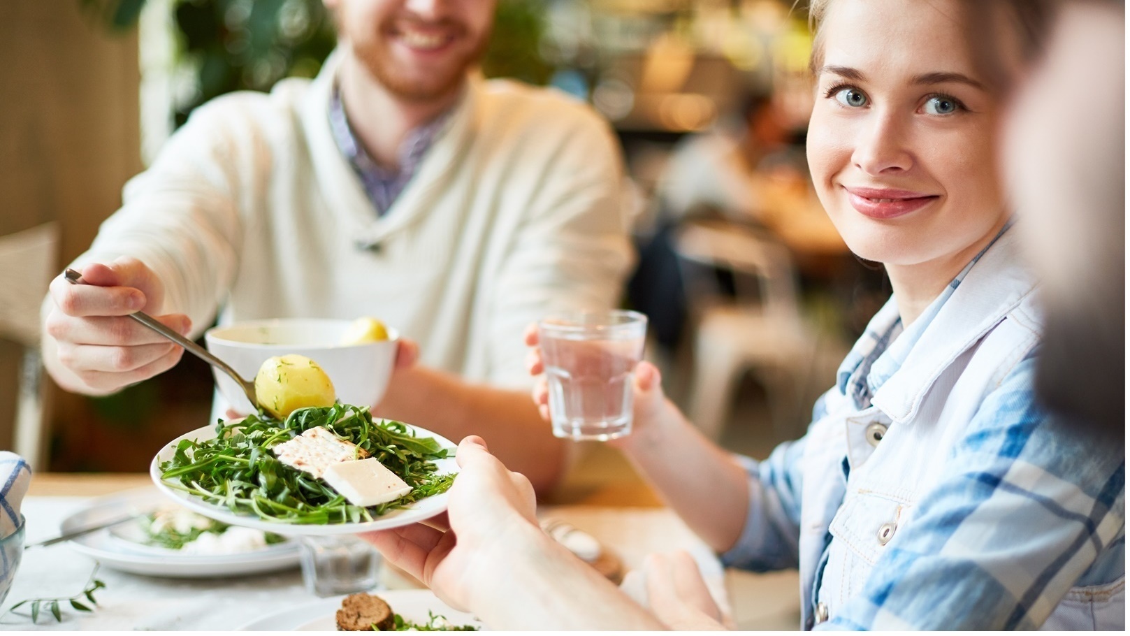 حرص دائم على طبق السلطة