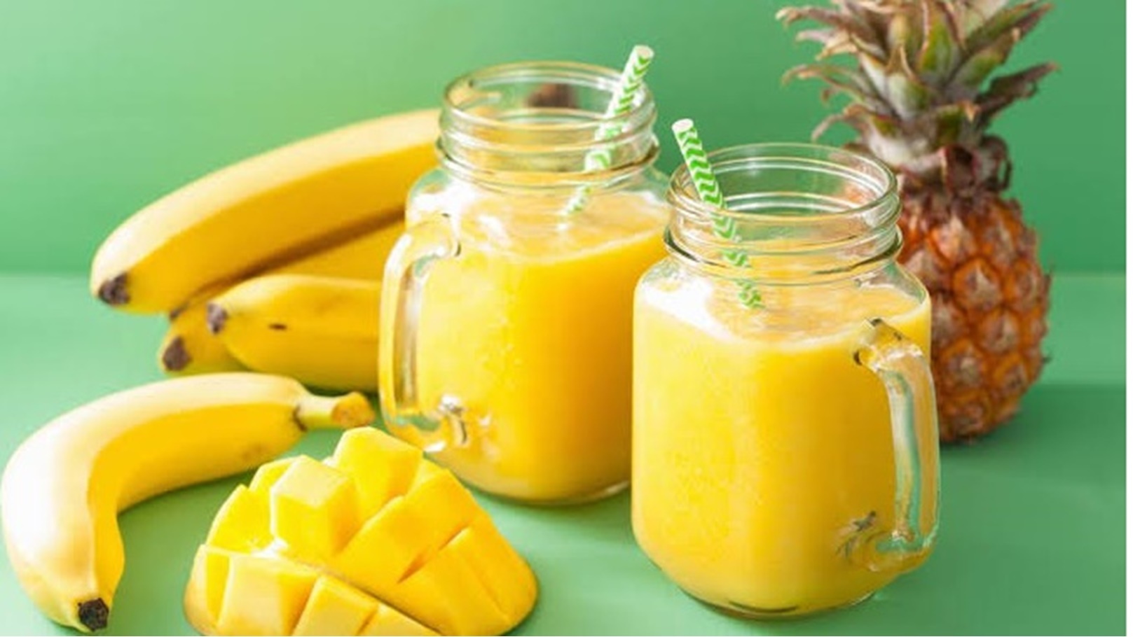 طريقة عمل سموثي المانجو بجوز الهند