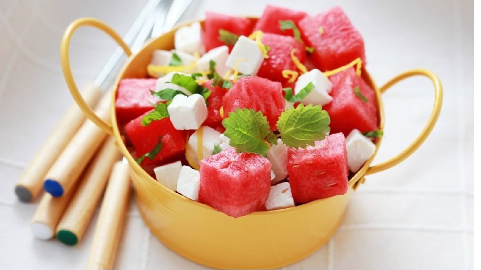 سلطة البطيخ