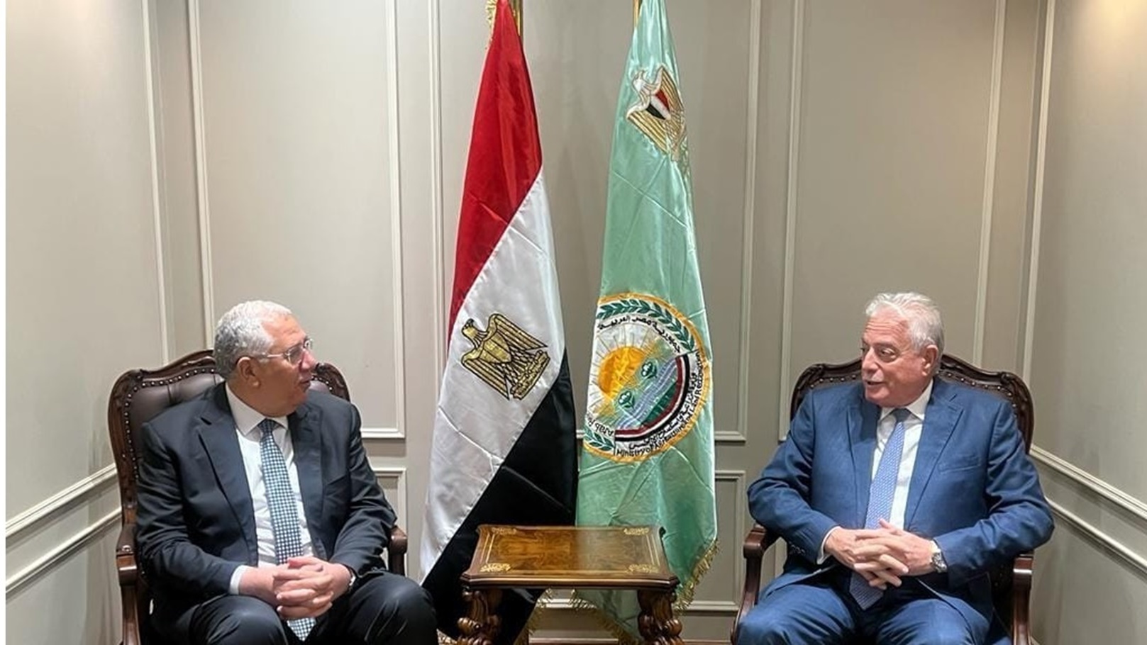 وزير الزراعة ومحافظ جنوب الوادي