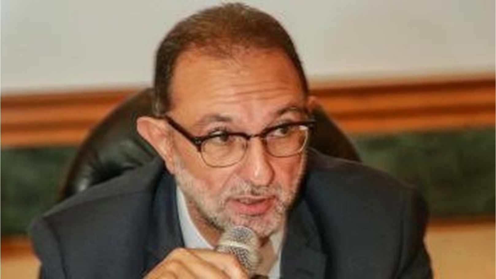 دكتور طارق الهوبي