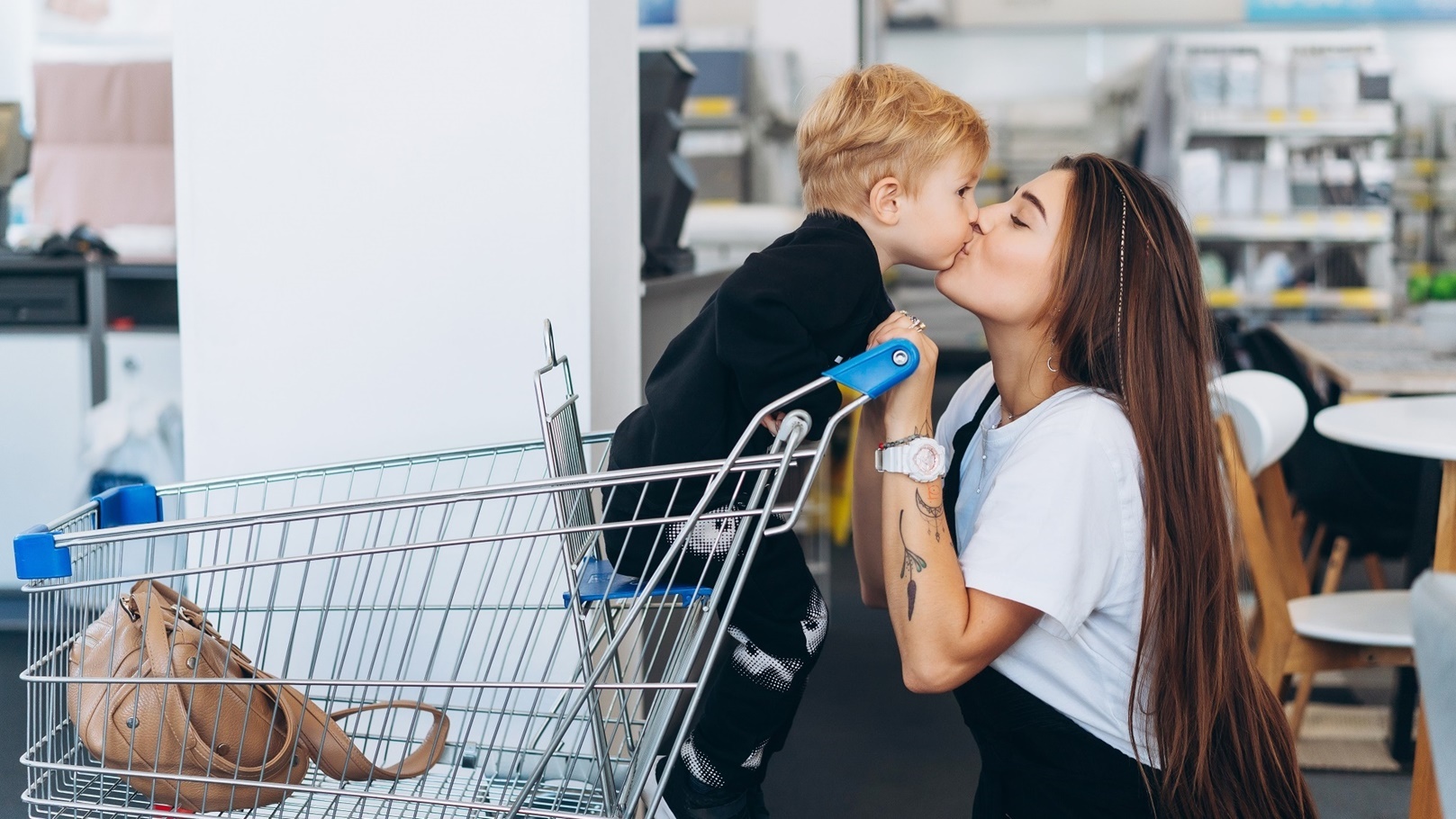 beautiful-mother-carries-her-little-son-in-the-sup-2022-02-02-03-49-28-utc
