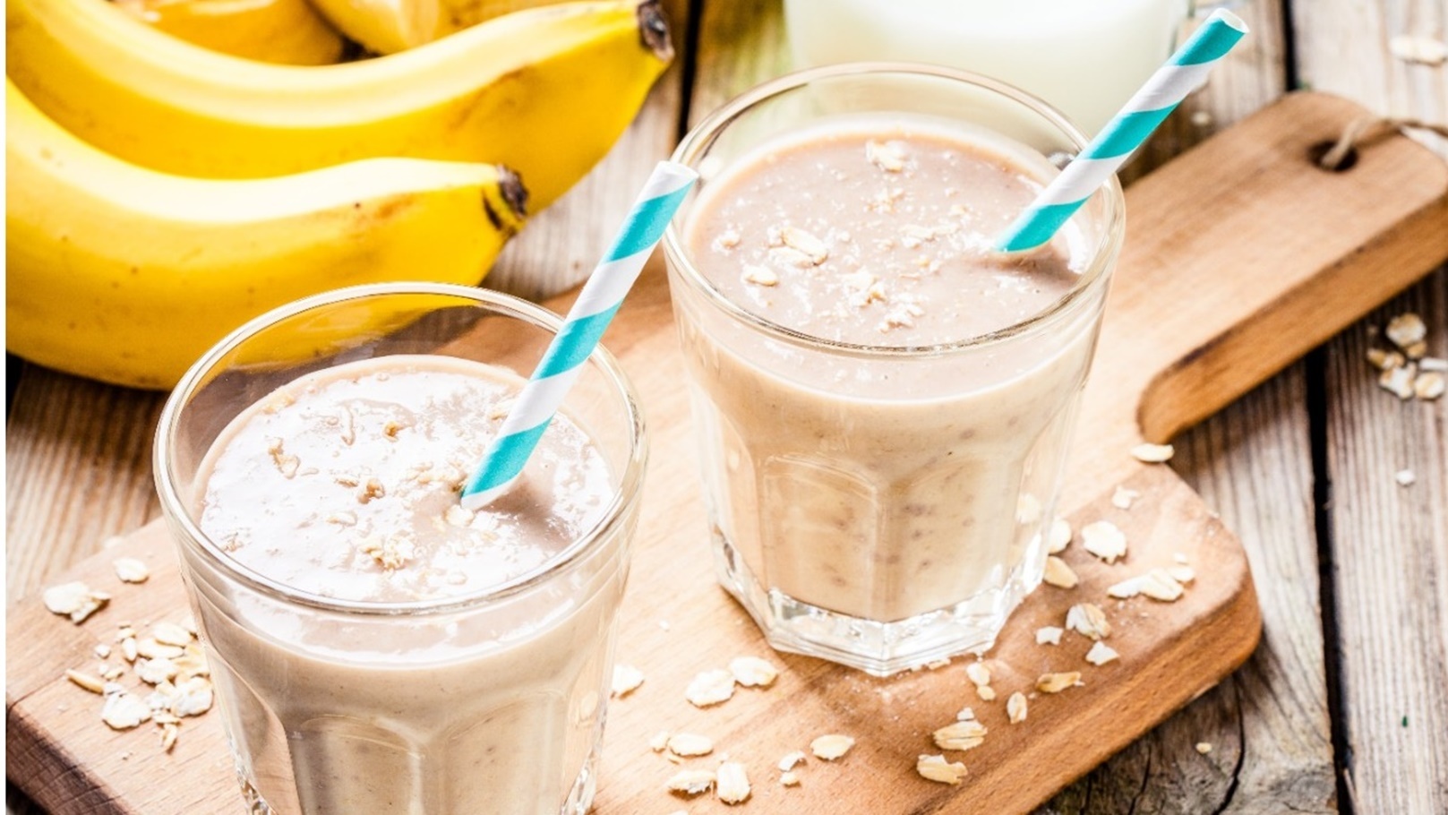 وصفة سهلة لعمل كوكتيل الشوفان بالفواكه