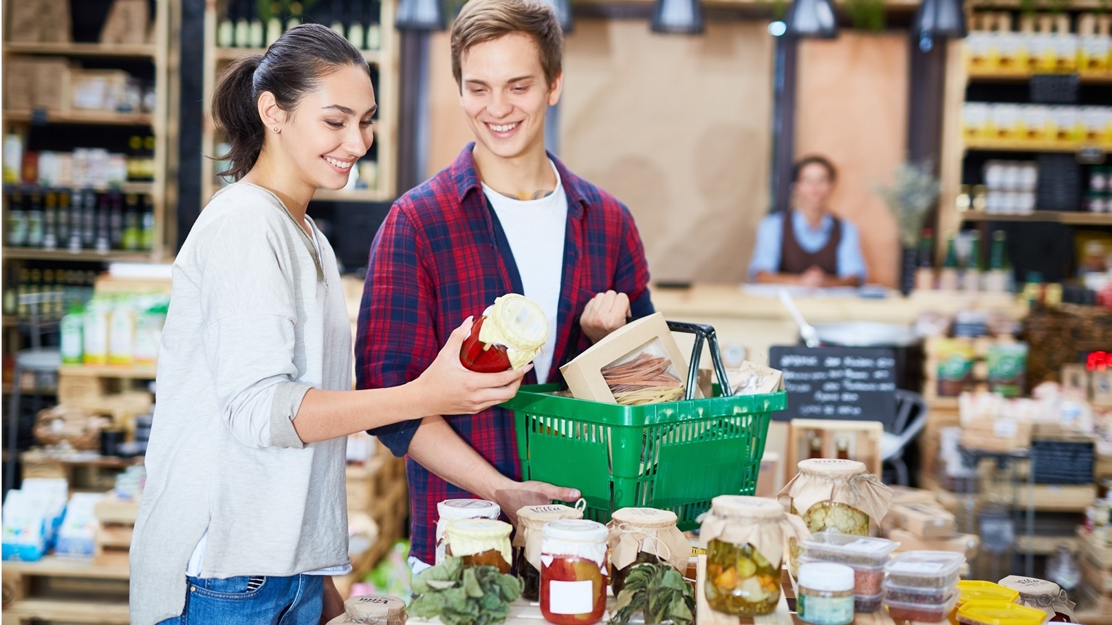 couple-in-supermarket-2021-09-24-03-37-50-utc