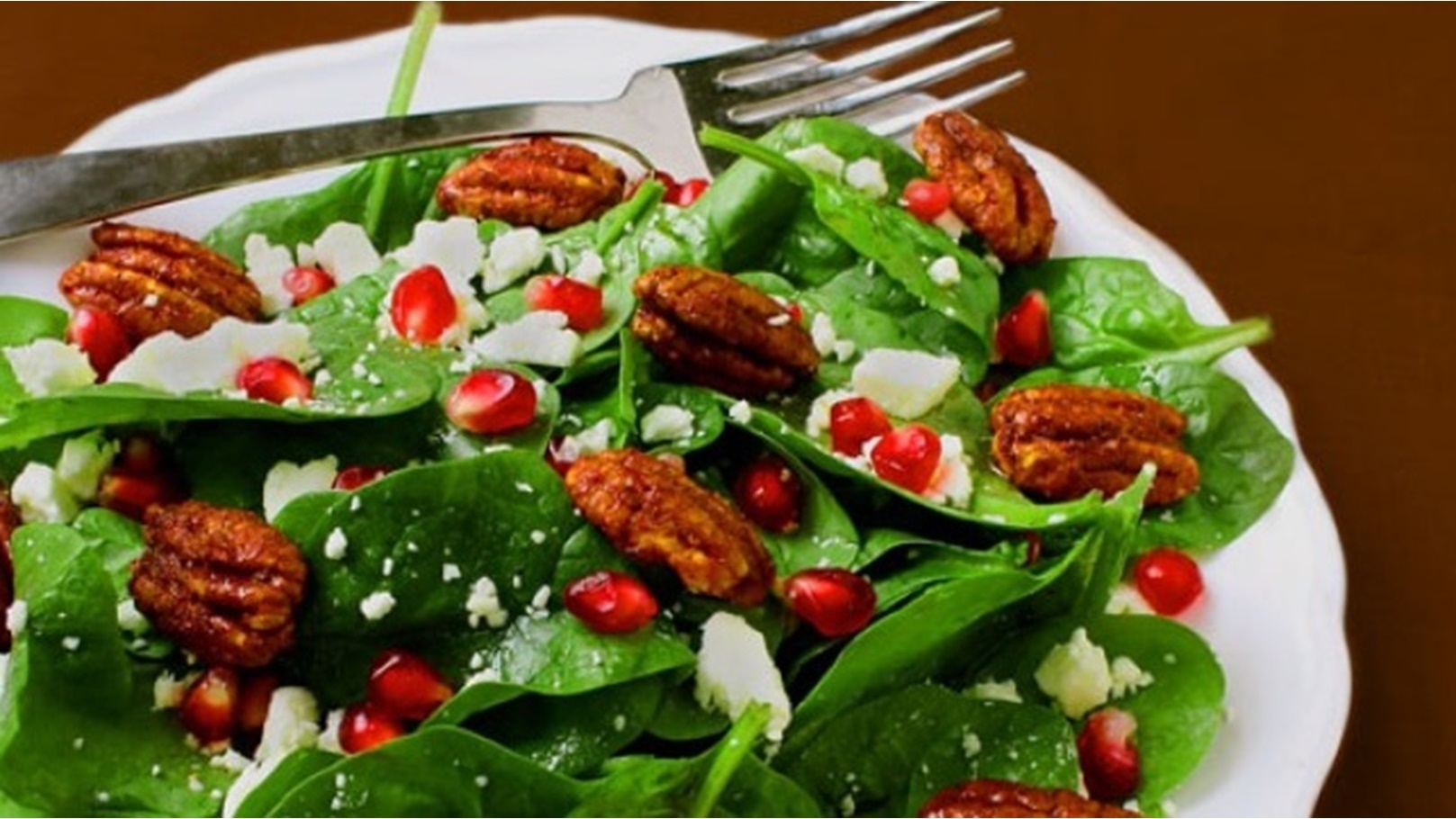 سلطة السبانخ