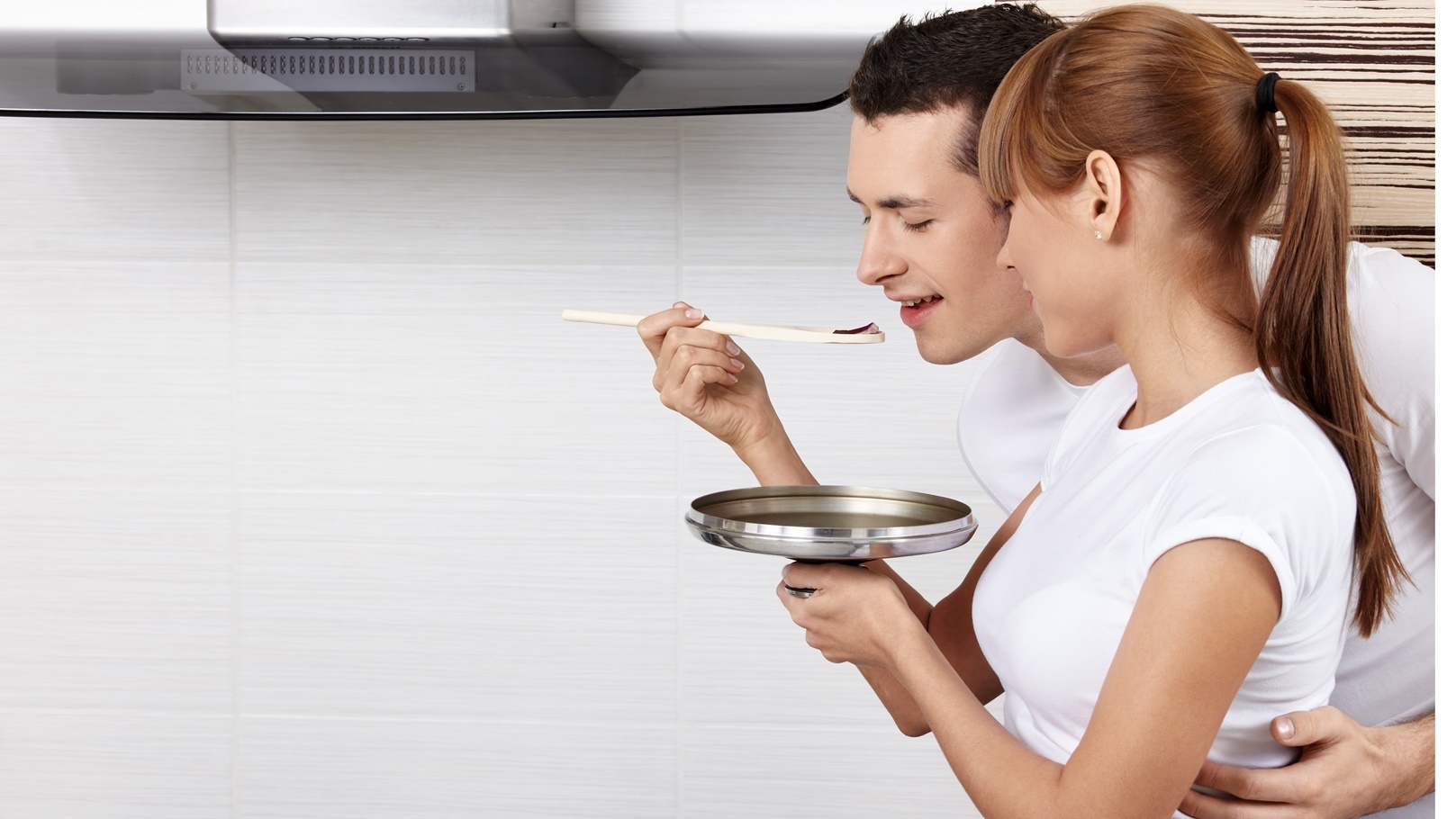 طريقة عمل شوربة الدجاج بالطماطم والنودلز