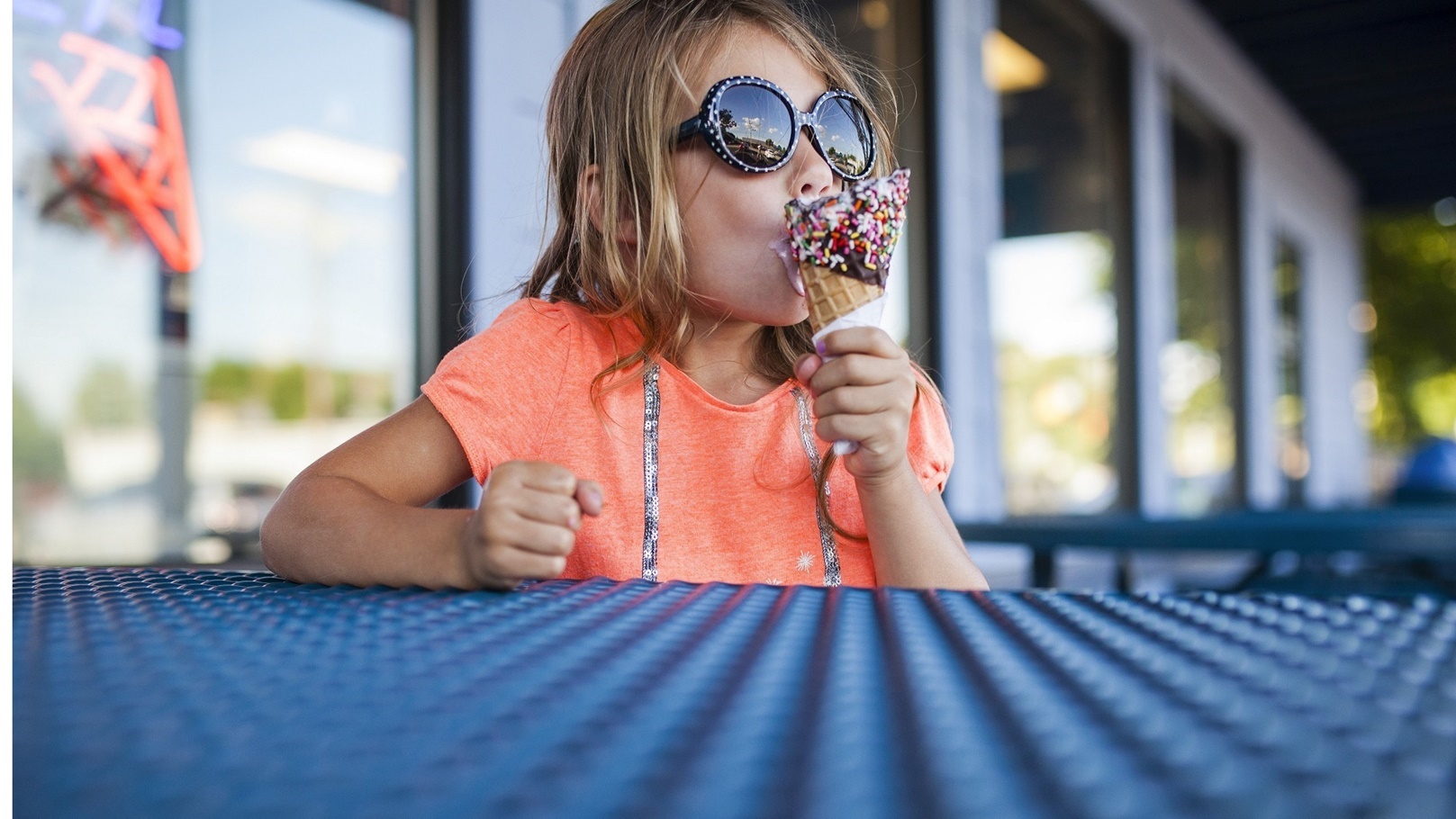 آيس كريم مغطى بالسبرينكل