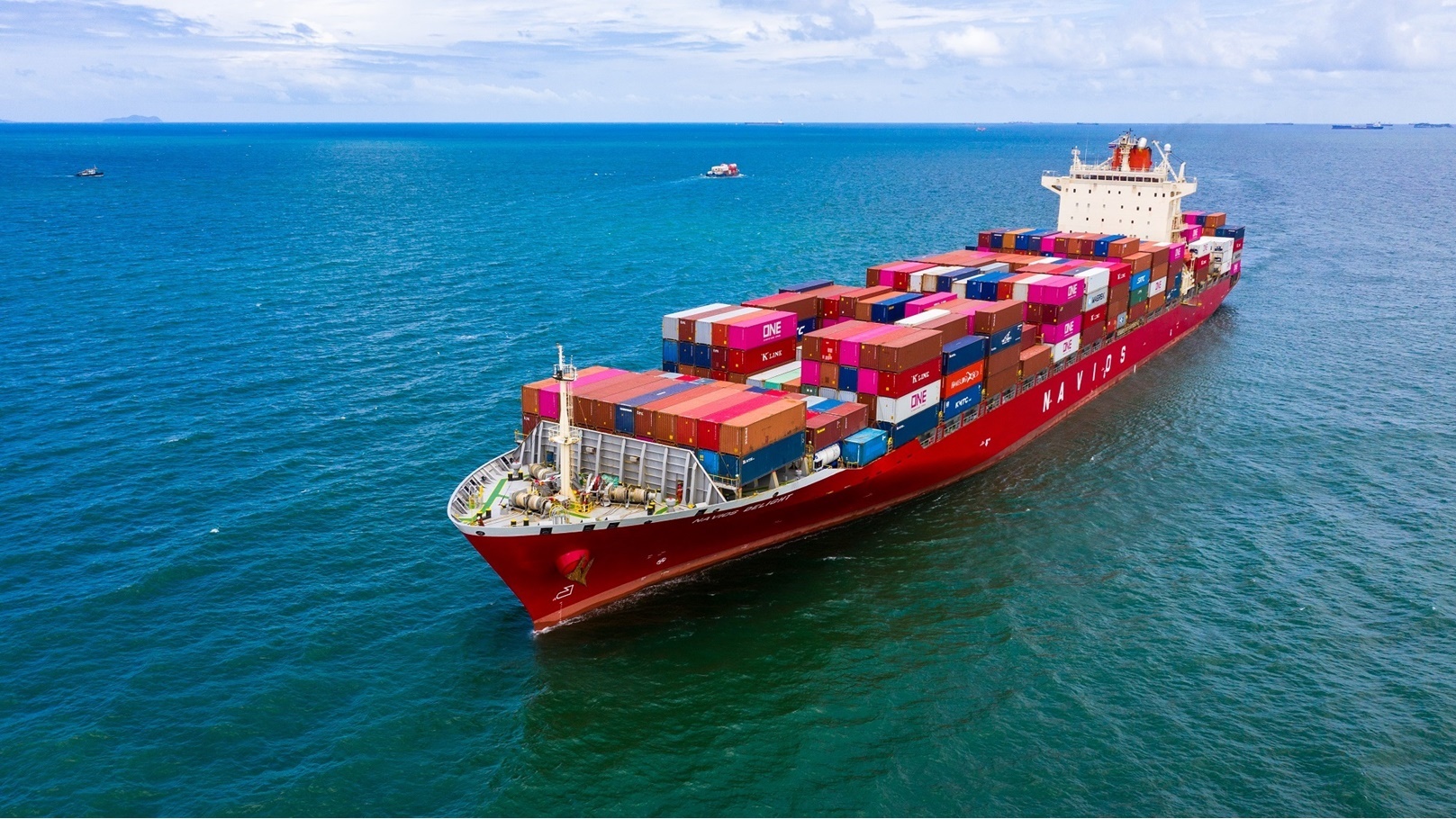 container-ship-global-business-freight-import-expo-2022-07-05-03-11-53-utc