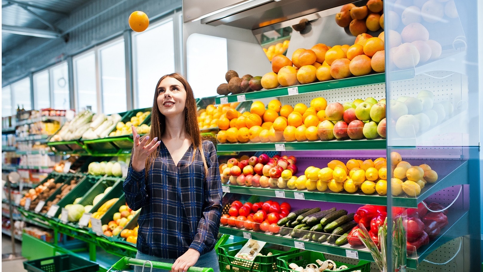 woman-in-the-supermarket-2022-05-03-23-17-15-utc