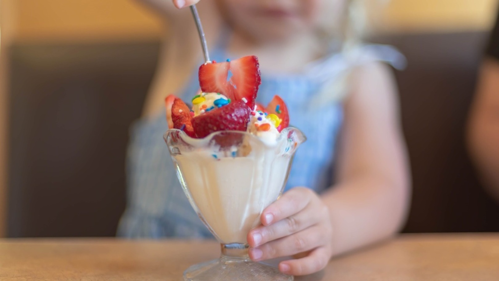 صنداي الفراولة