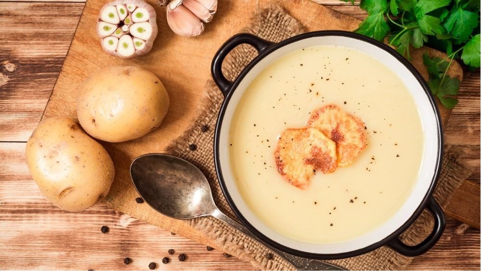 طريقة عمل شوربة البطاطس باللحمة