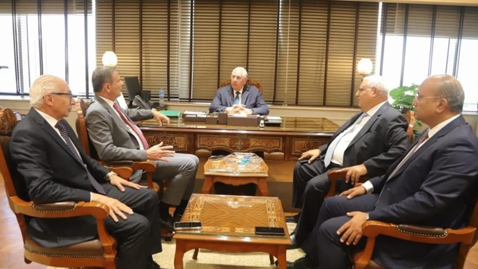 اجتماع وزير الزراعة