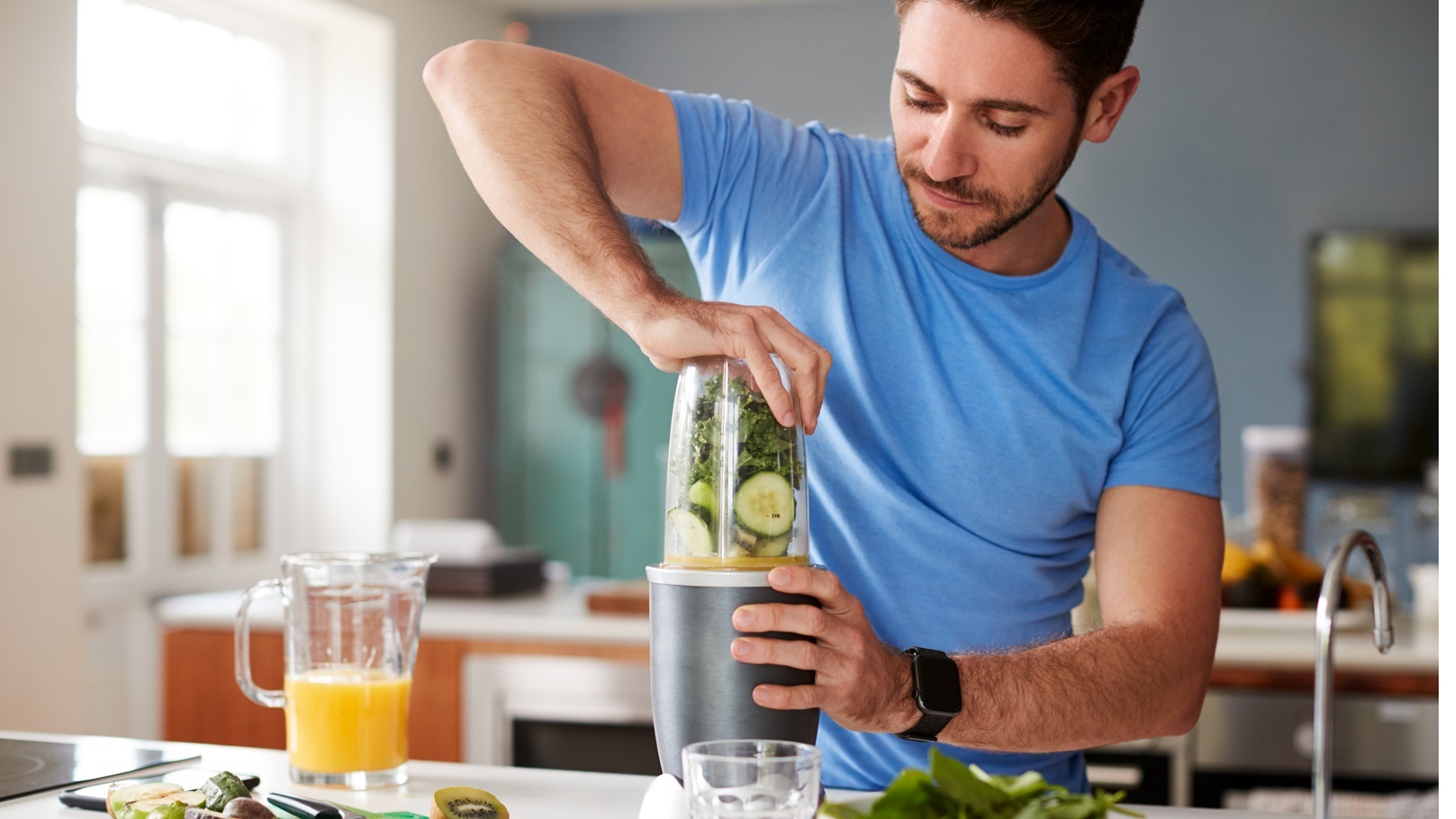 طريقة عمل كوكتيل الزبادي بالعنب والرومان