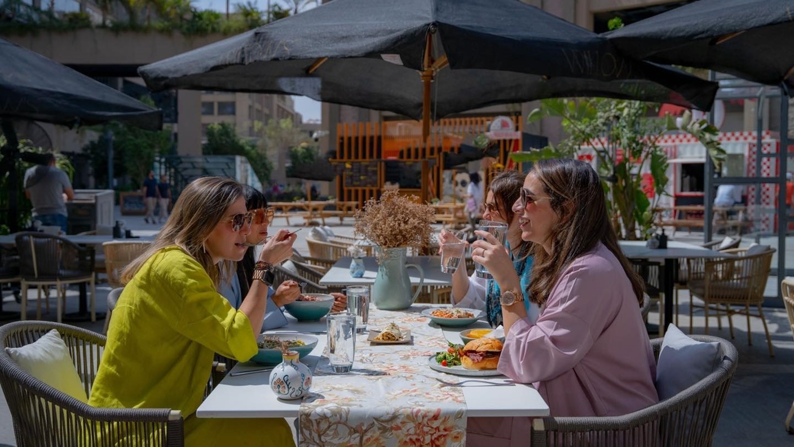 تناول الطعام في مطعم Willow’s