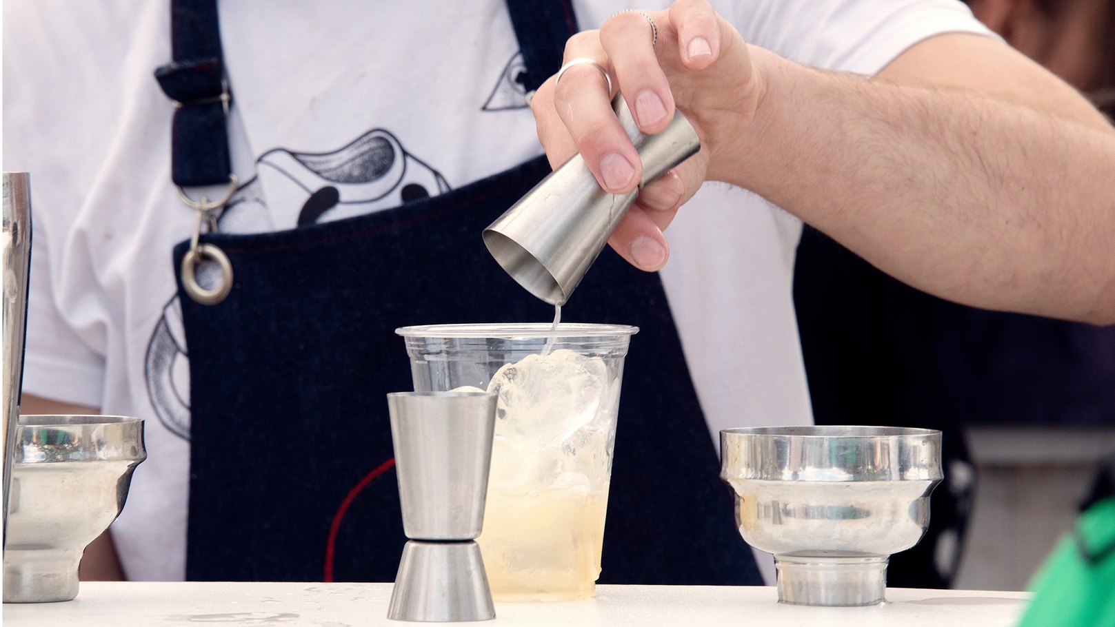 طريقة عمل سموثي التمر بالشوكولاتة والقهوة