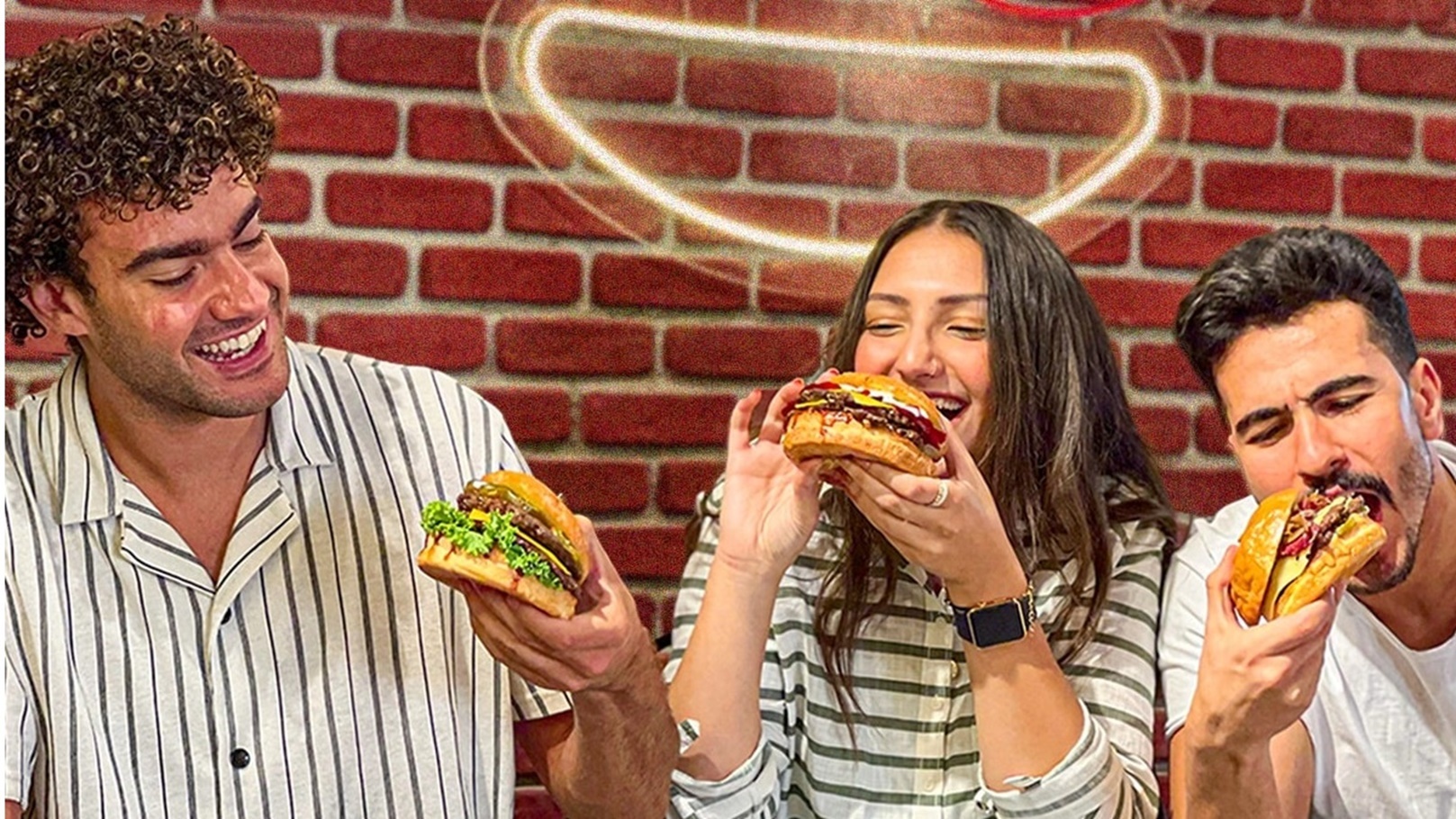 تناول Daddy’s burger