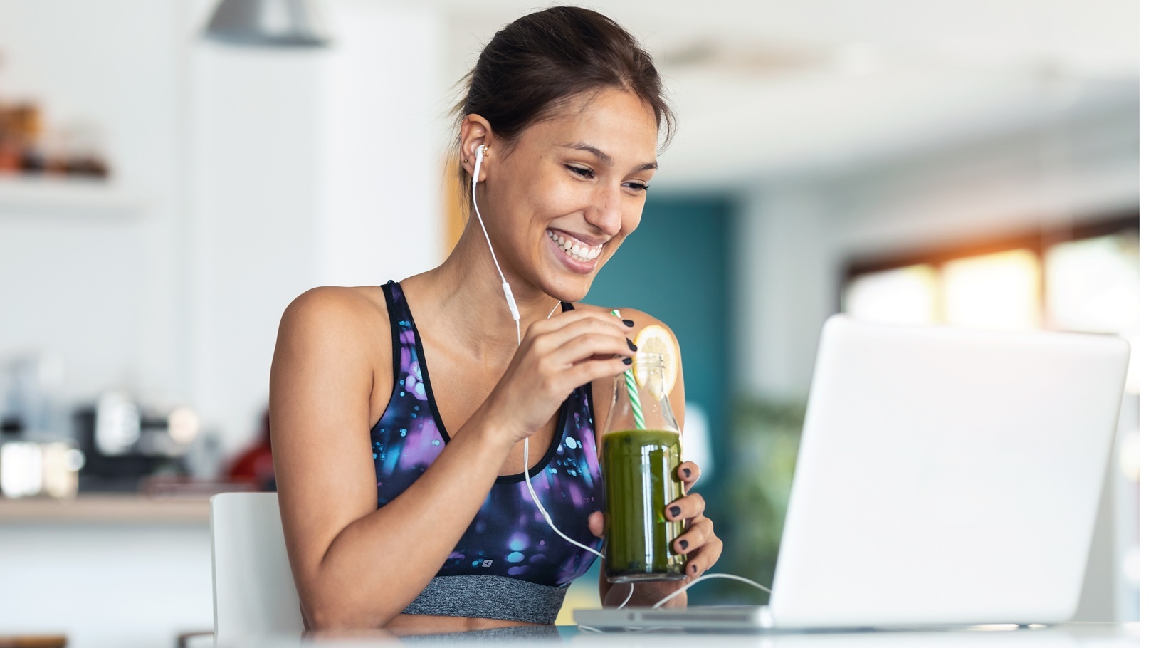 طريقة عمل عصير التفاح والكيوي