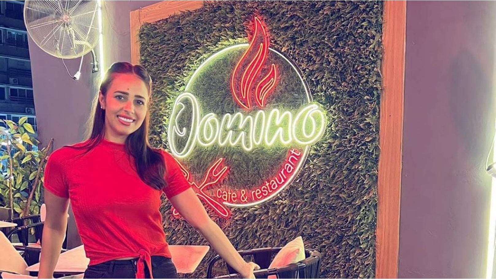رنا سماحة من مطعمها Domino Lounge