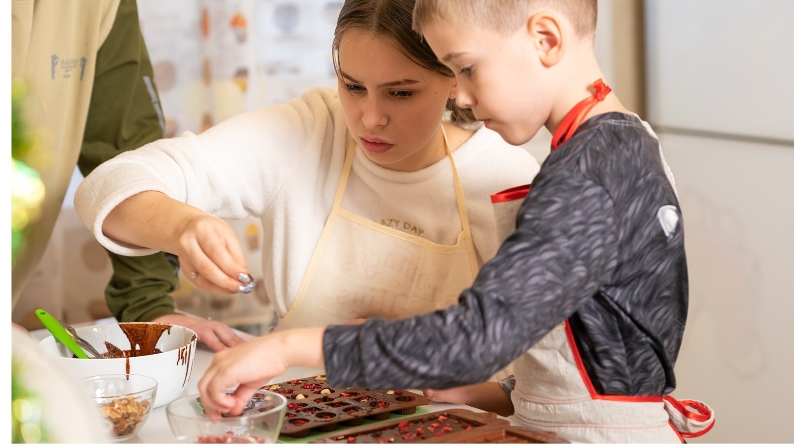 طريقة عمل سموثي الشوكولاتة بالموز والفول السوداني