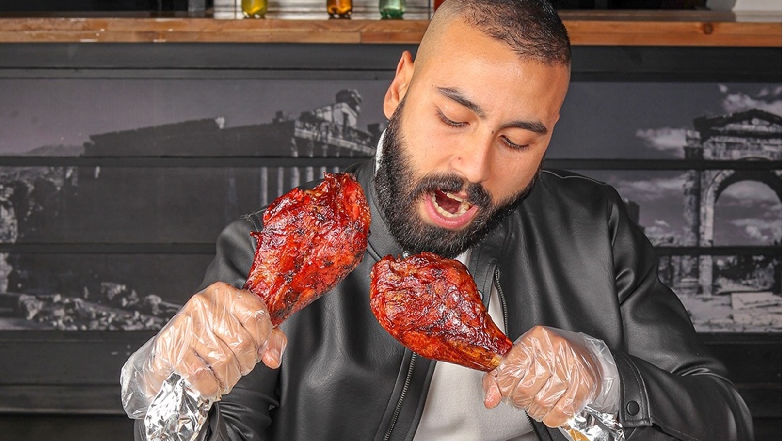 تناول دبوس الديك من Bird’s Egypt