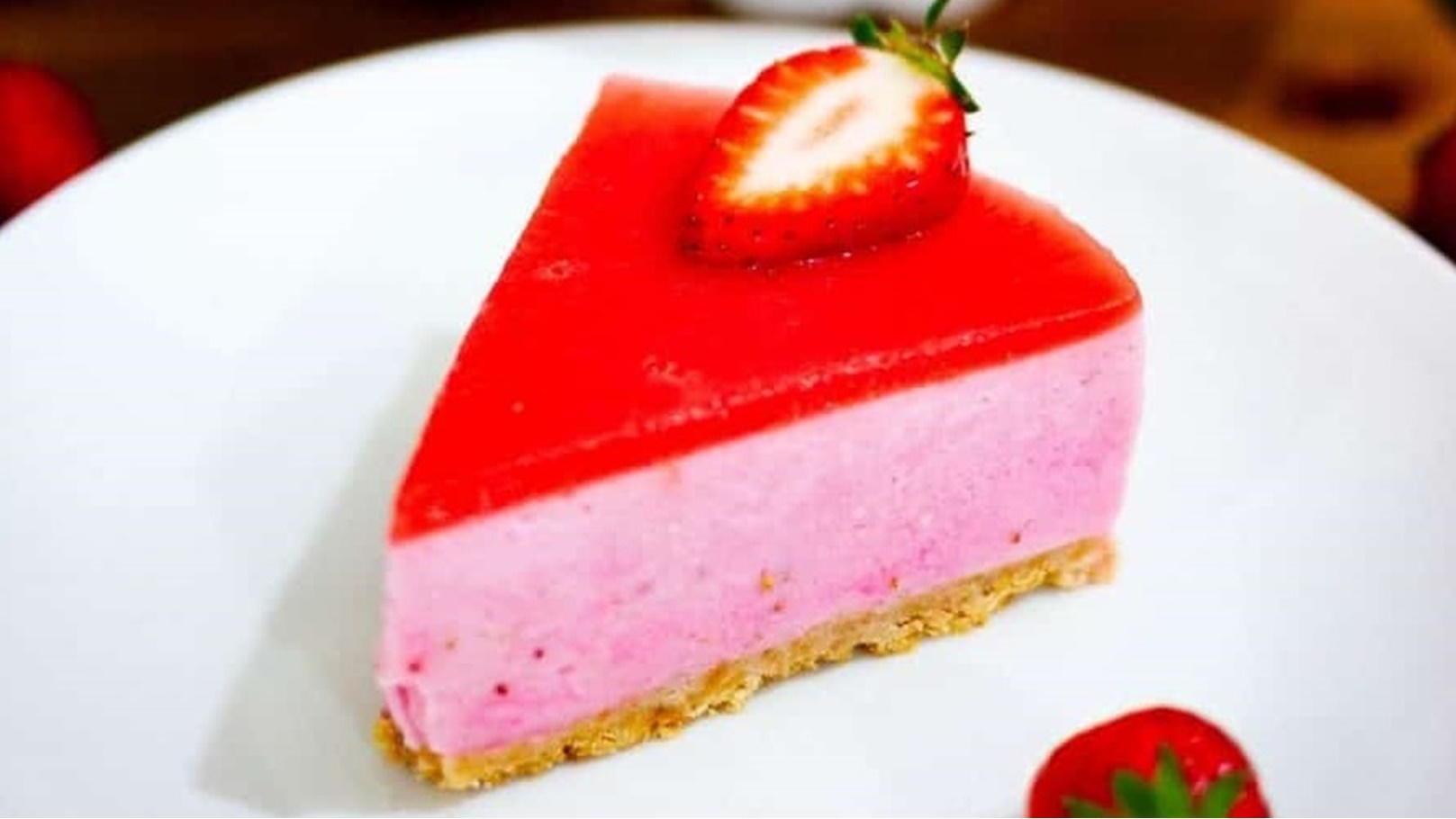 Strawberry-Bavarian-Cream-Cake4-900x900