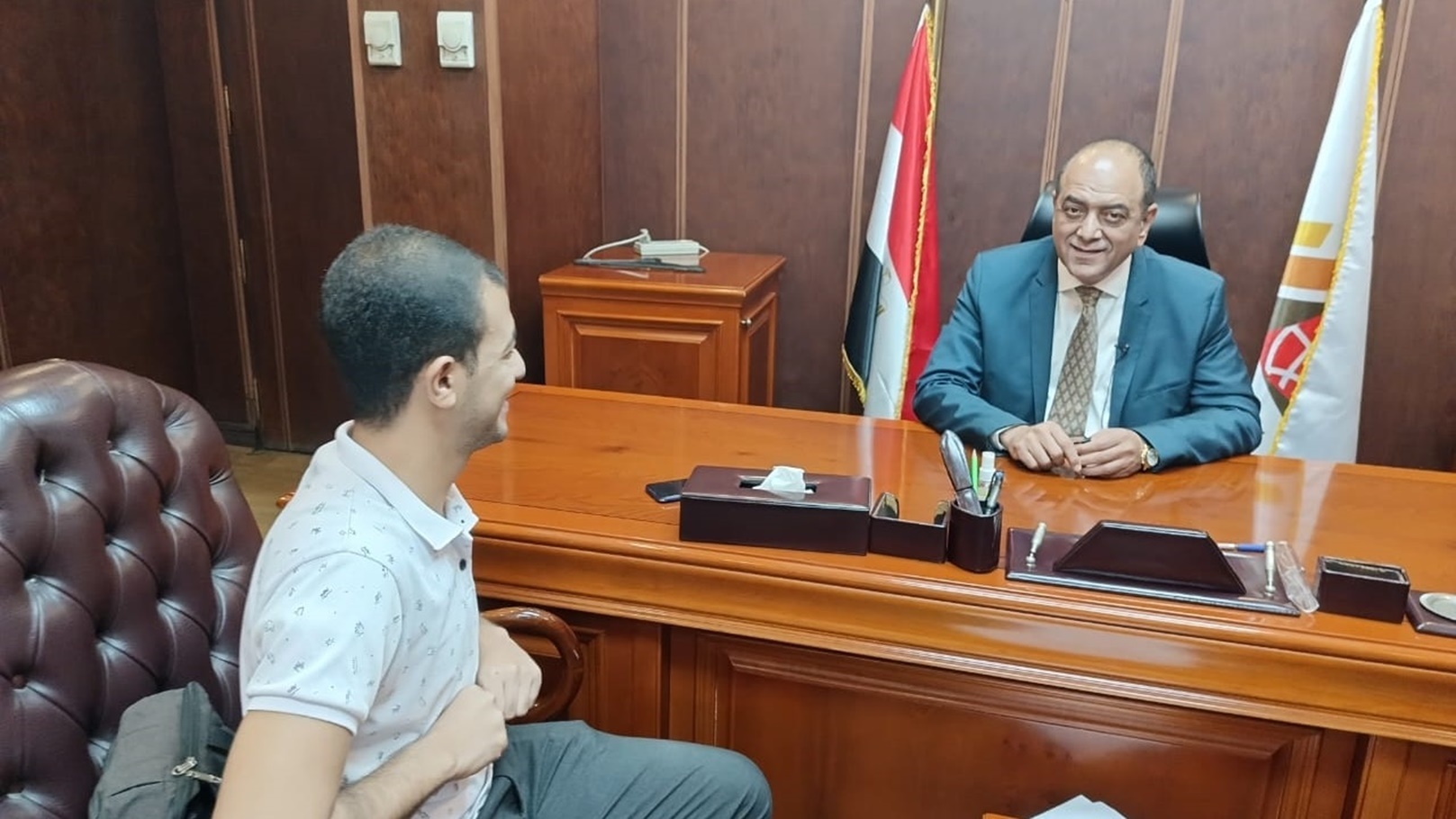 المهندس أسامة  الشاهد مع محرر فود توداي