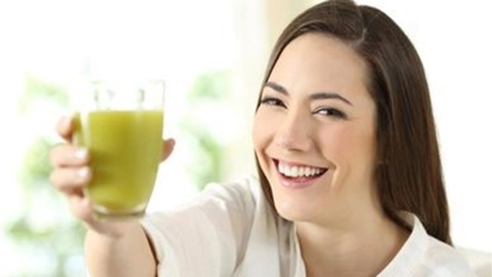 طريقة عمل سموثي الجوافة بالأناناس