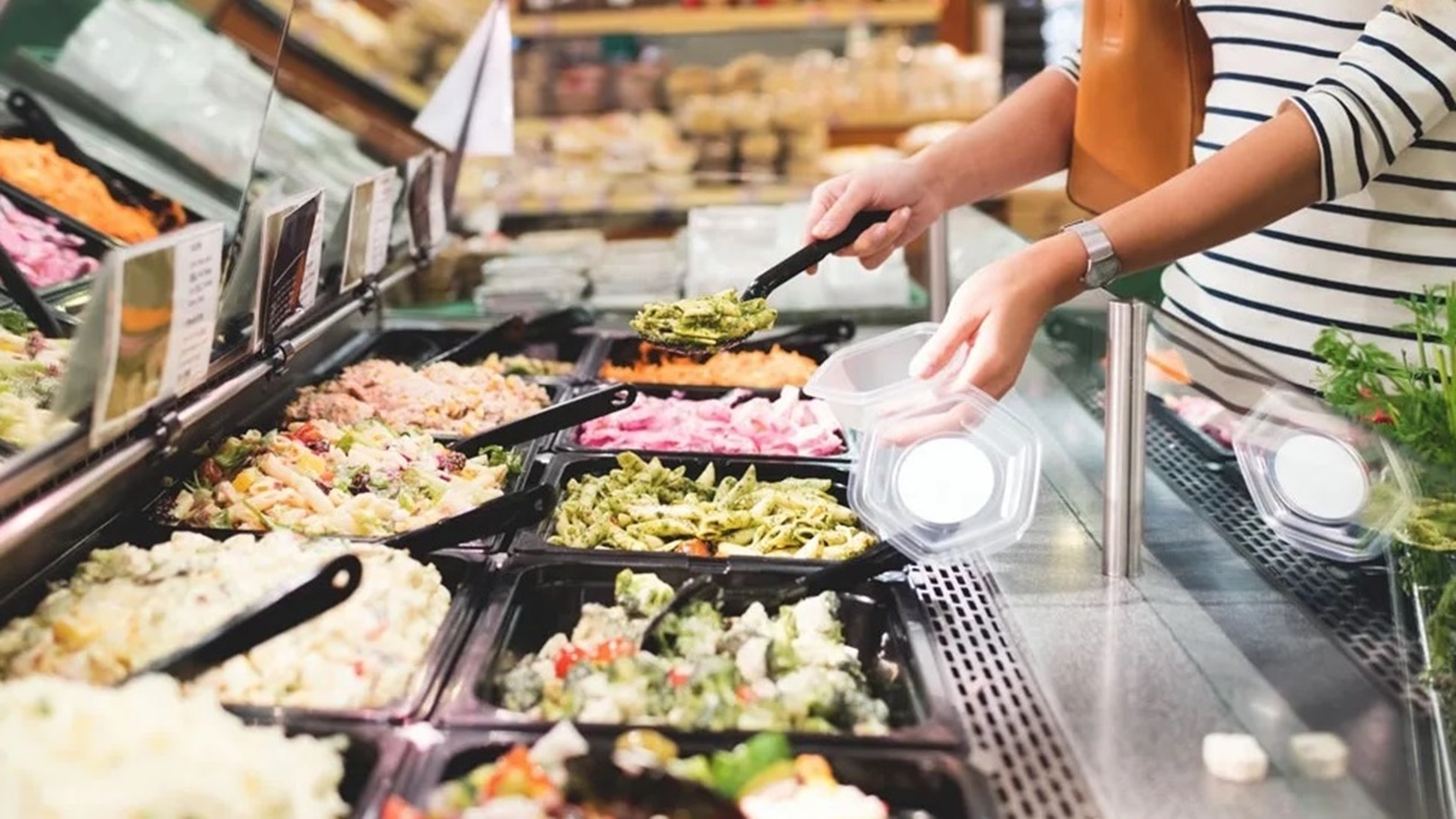 الوجبات الجاهزة في السلاسل التجارية