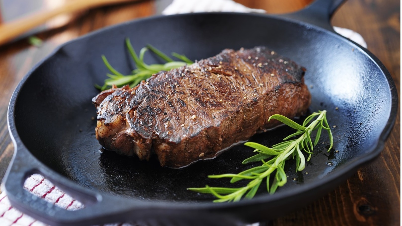 طاسة حديد زهر