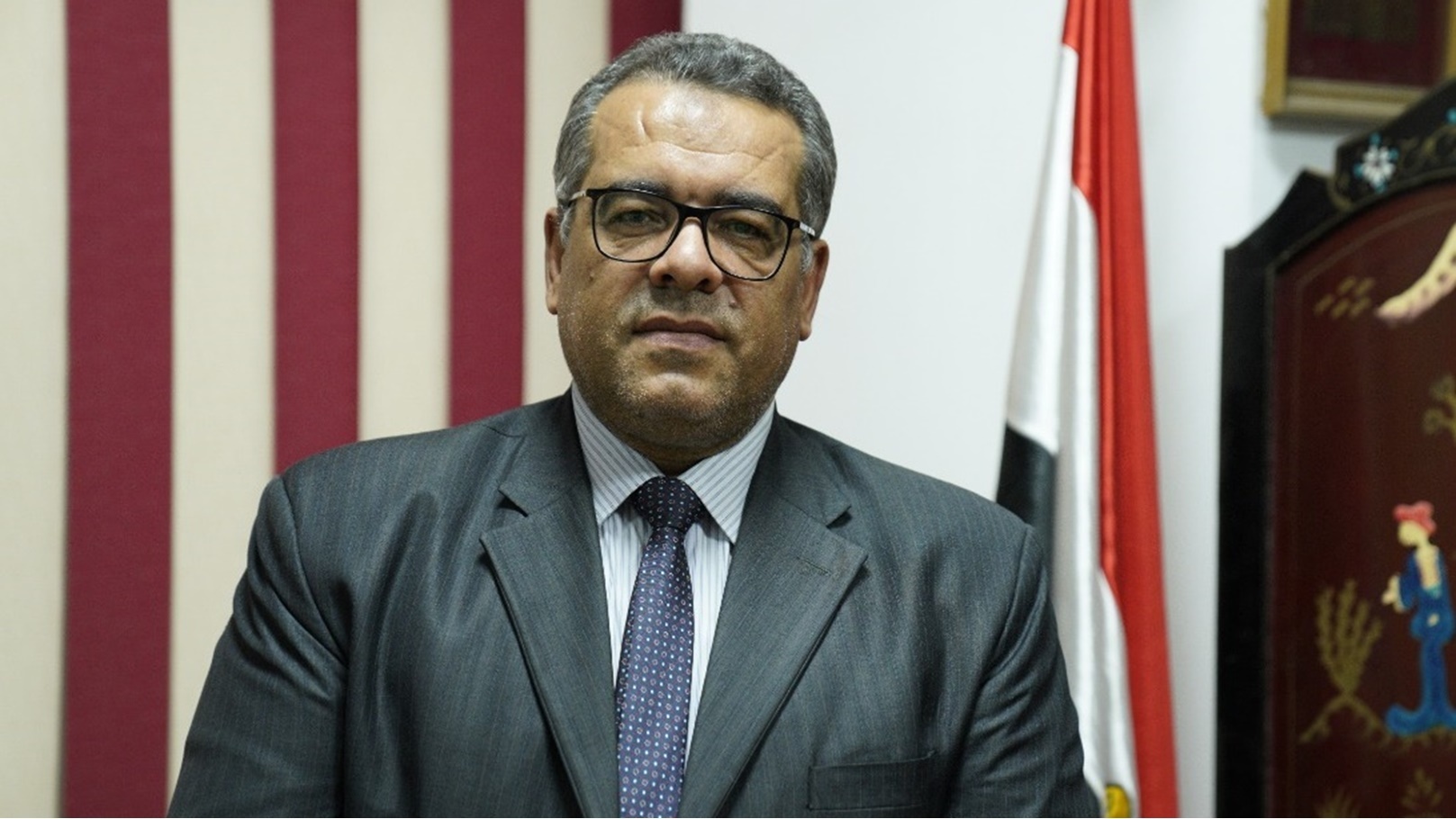 الدكتور شاكر عرفات